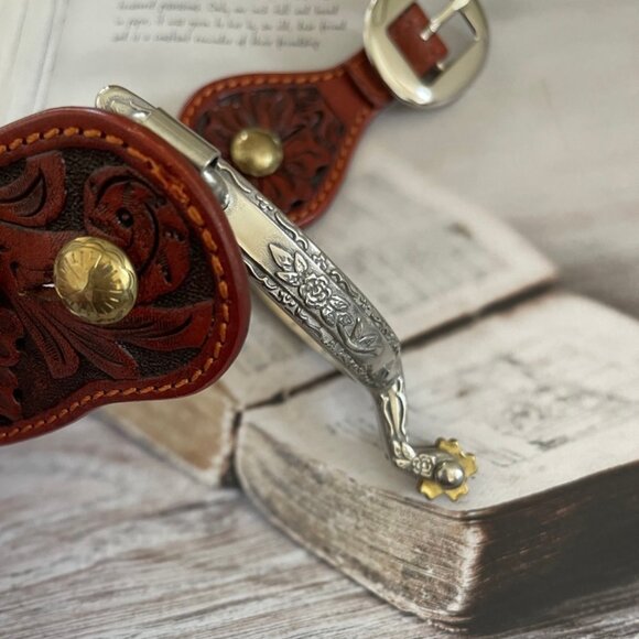 PARTRADE Brushed & Engraved Stainless Stock Spurs/Tooled Leather Strap: NWOT!! - Picture 10 of 15